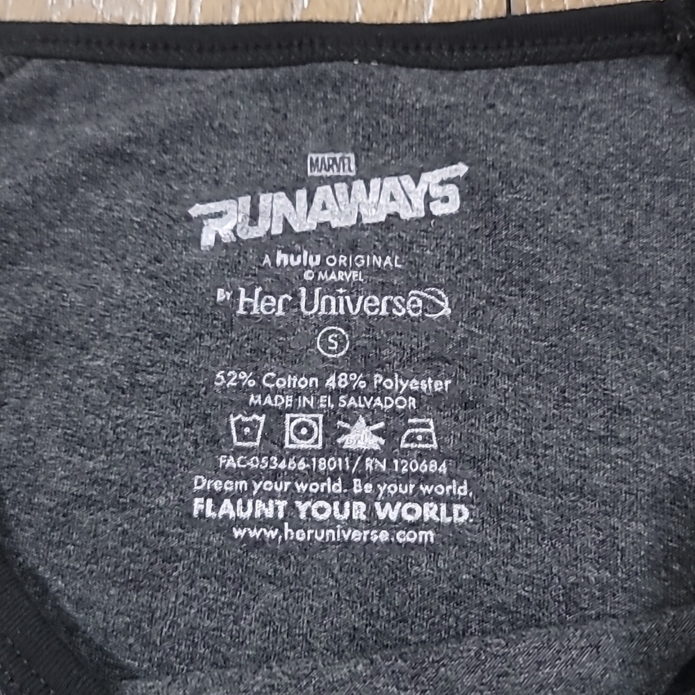 Marvel Runaways A Hulu Original by Her Universe Raglan TShirt Size S - Picture 4 of 8
